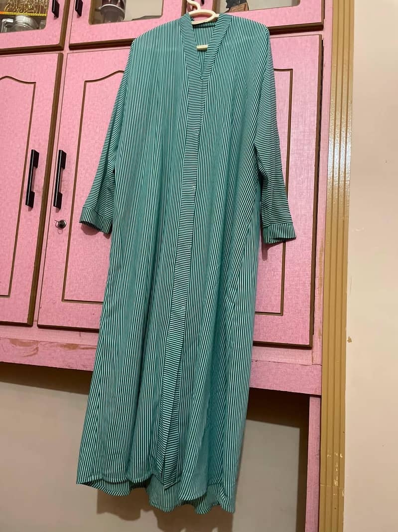 green stripted abaya 1