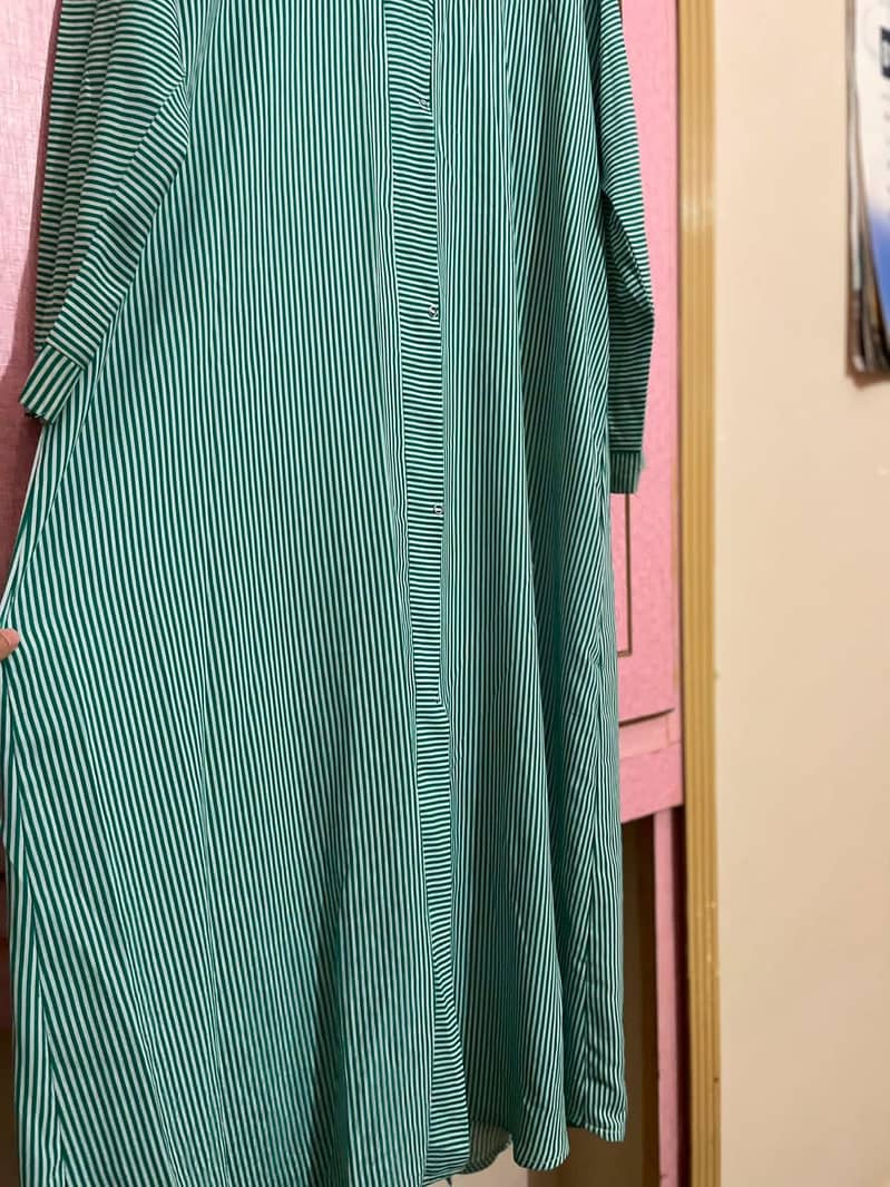 green stripted abaya 3