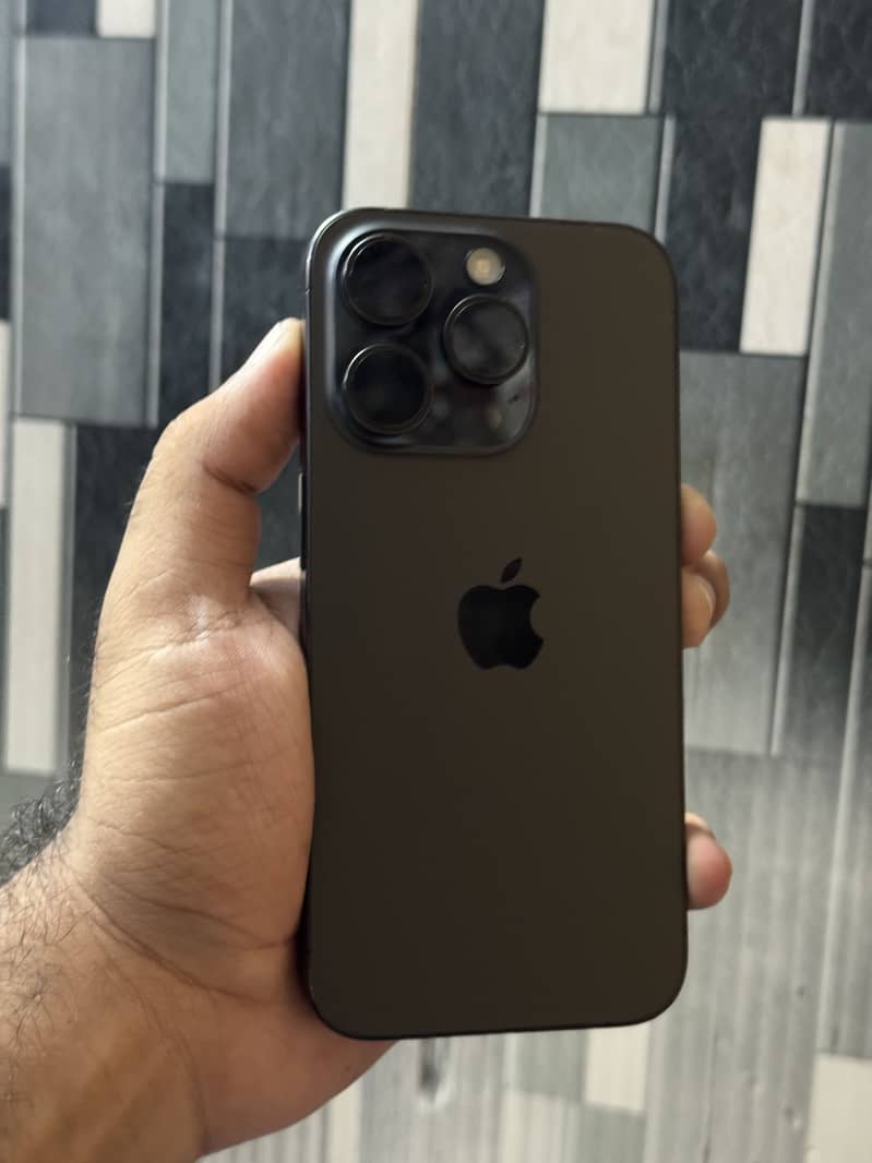 Apple iPhone 15 Pro 0