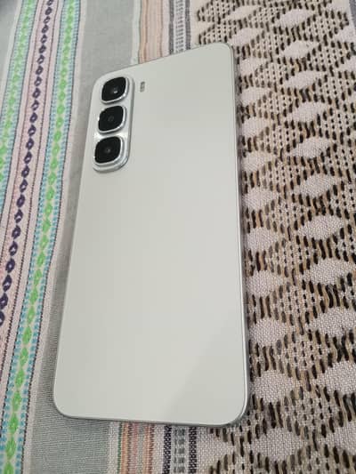 INFINIX HOT 60i WITH BOX