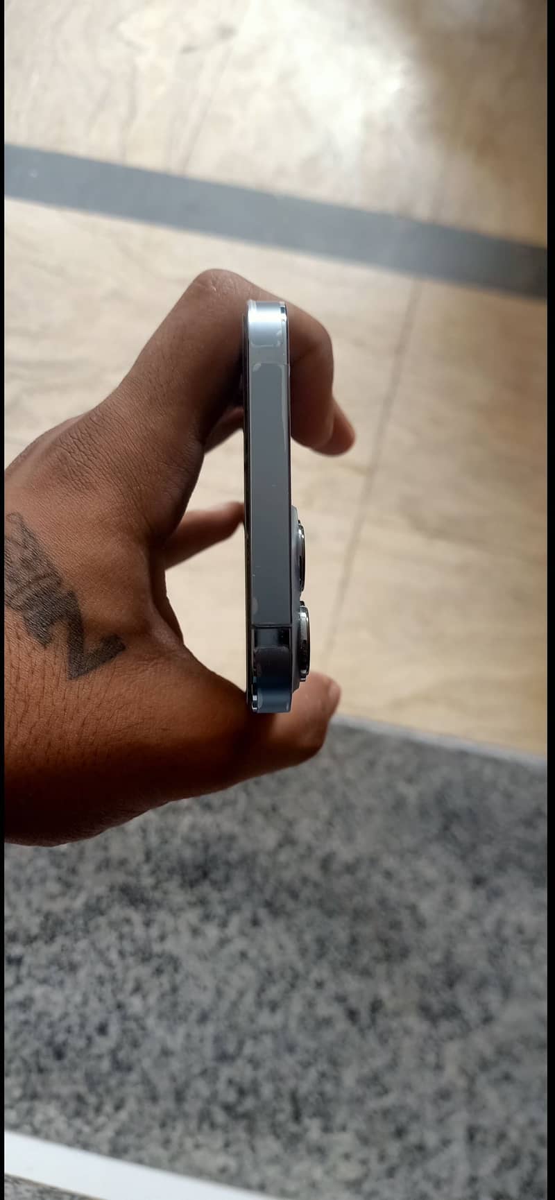 Apple iPhone 13 Pro Max 2