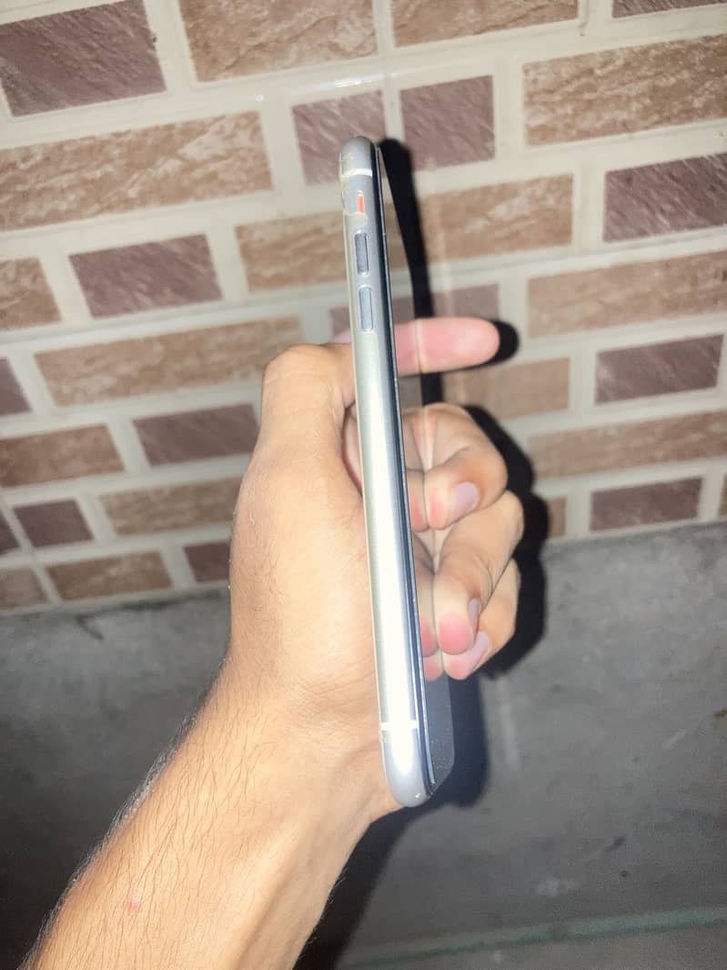 Apple iPhone 11 2