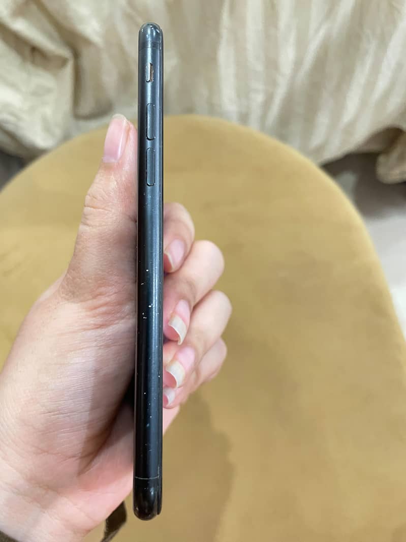 Apple iPhone 7 3