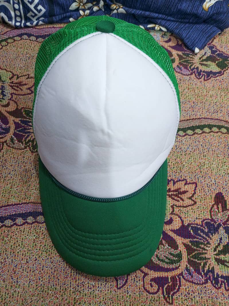 Is a cap 3