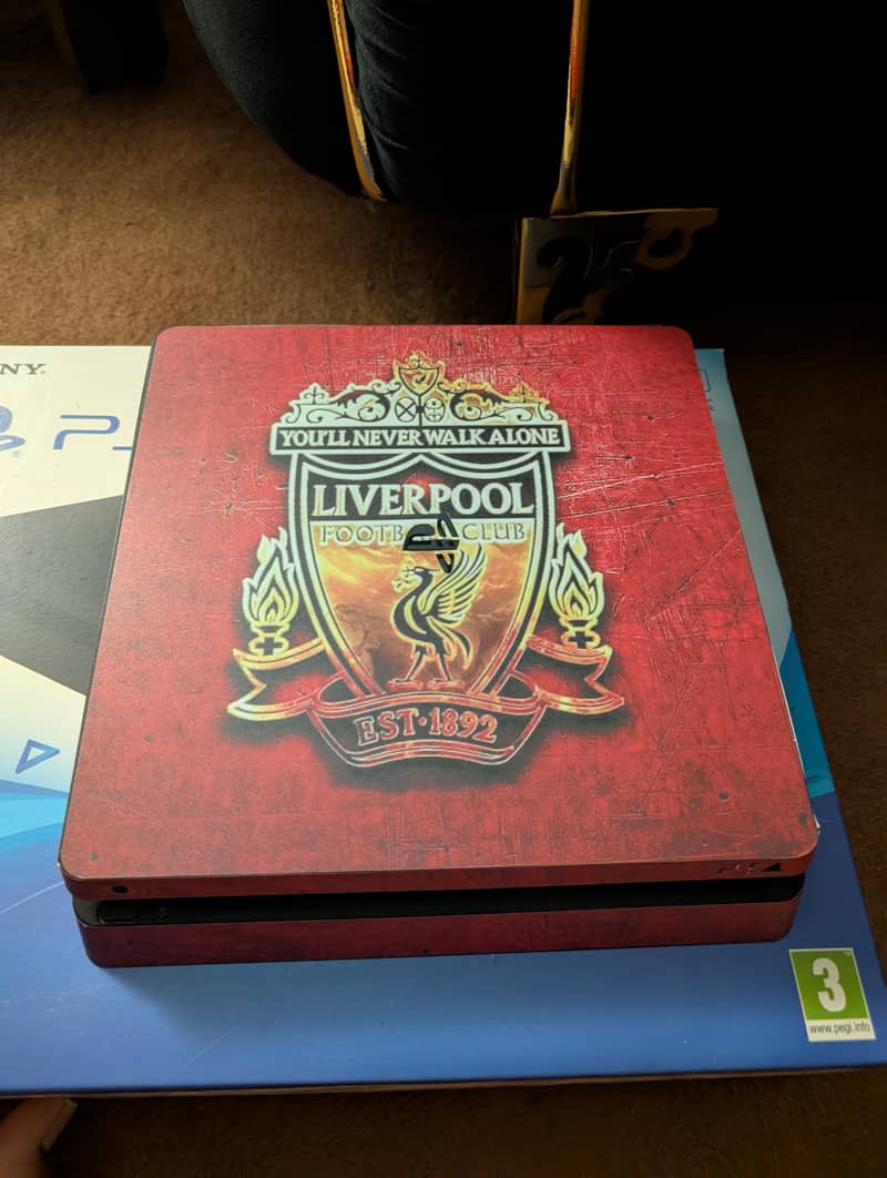 Ps4 slim 0