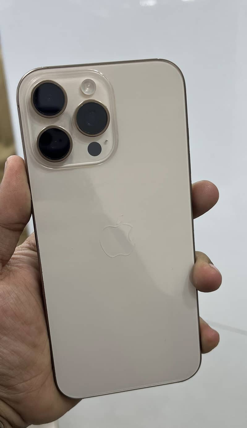 Apple iPhone 16 Pro Max 0