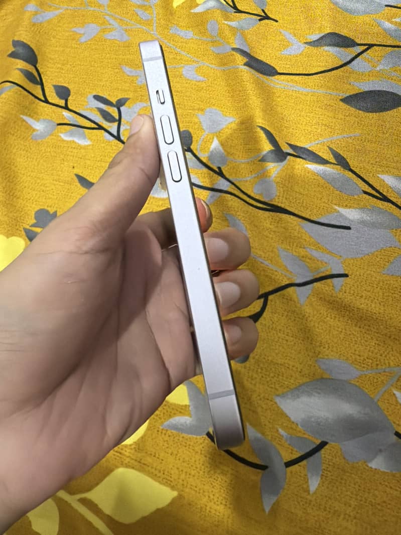 Apple iPhone 14 3