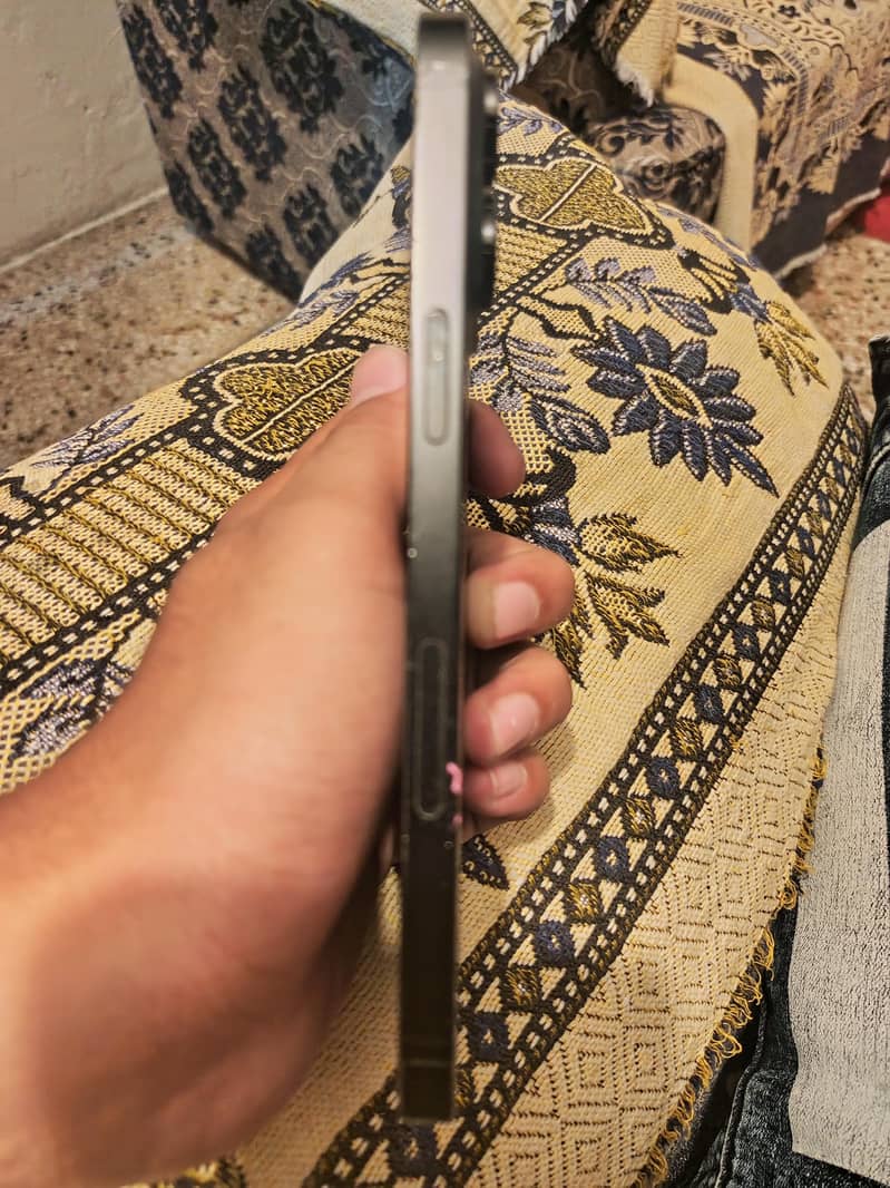 Apple iPhone 14 Pro Max 3