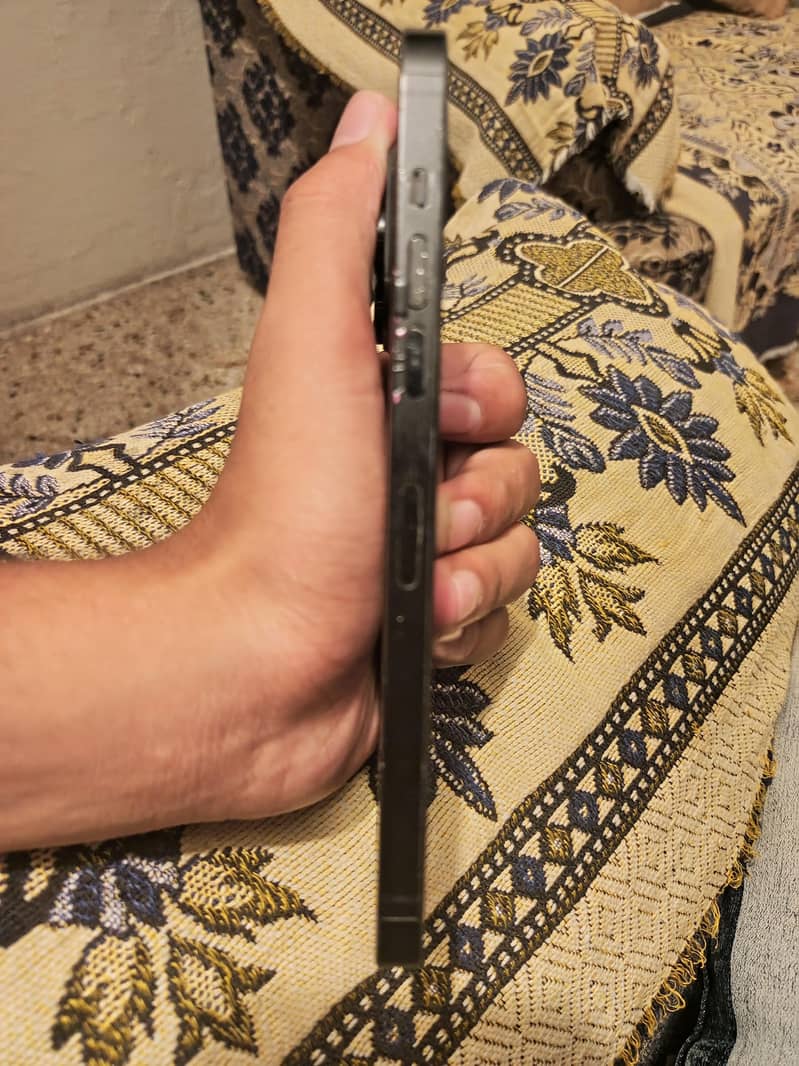 Apple iPhone 14 Pro Max 6
