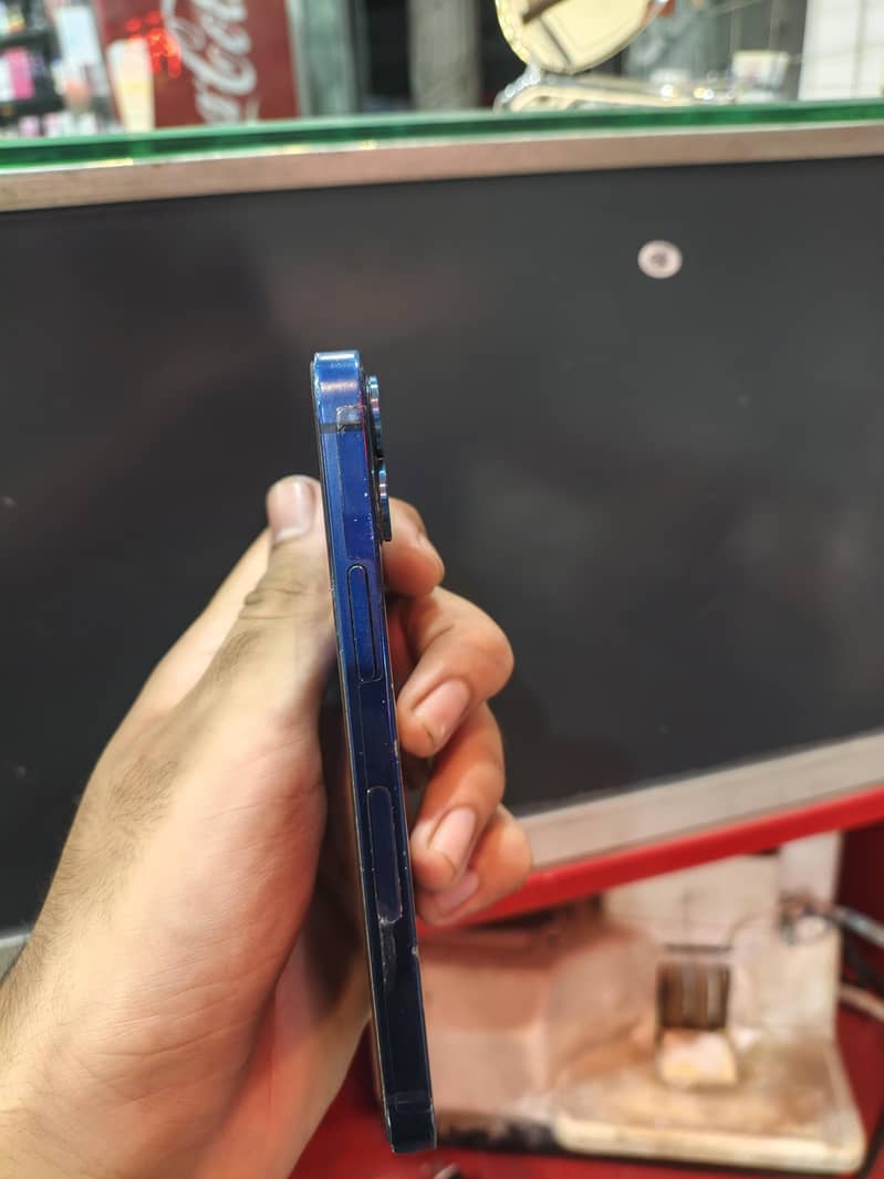 Apple iPhone 12 mini 1