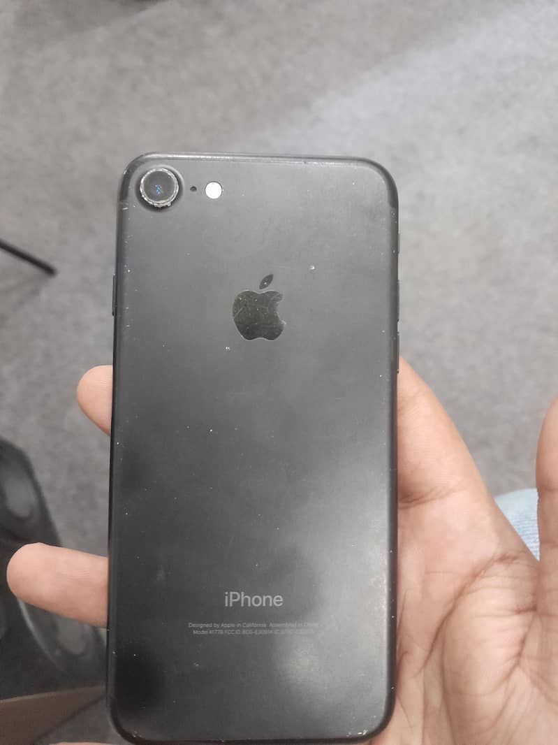 Apple iPhone 7 1