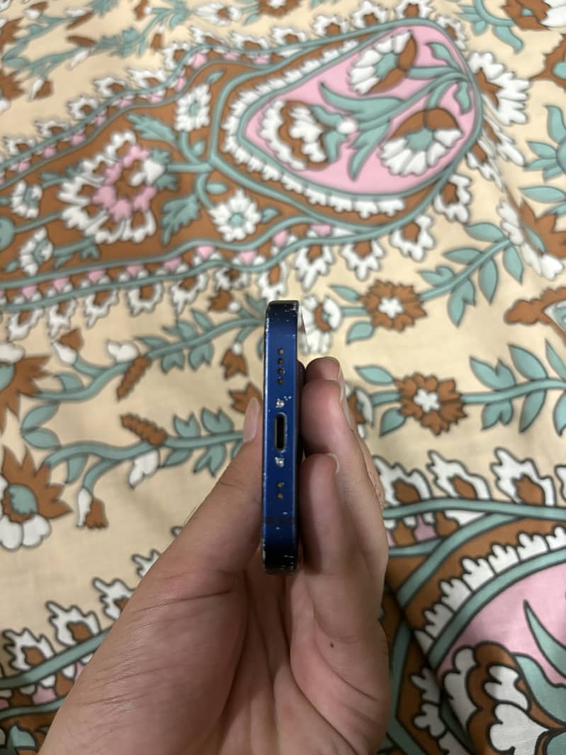 Apple iPhone 12 mini 4