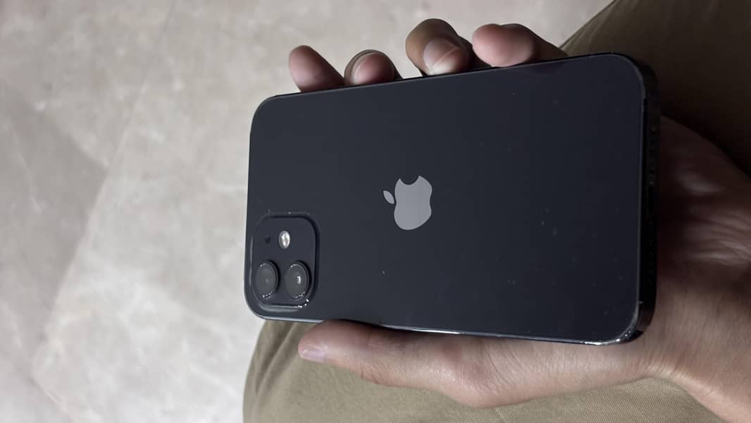 Apple iPhone 12 3
