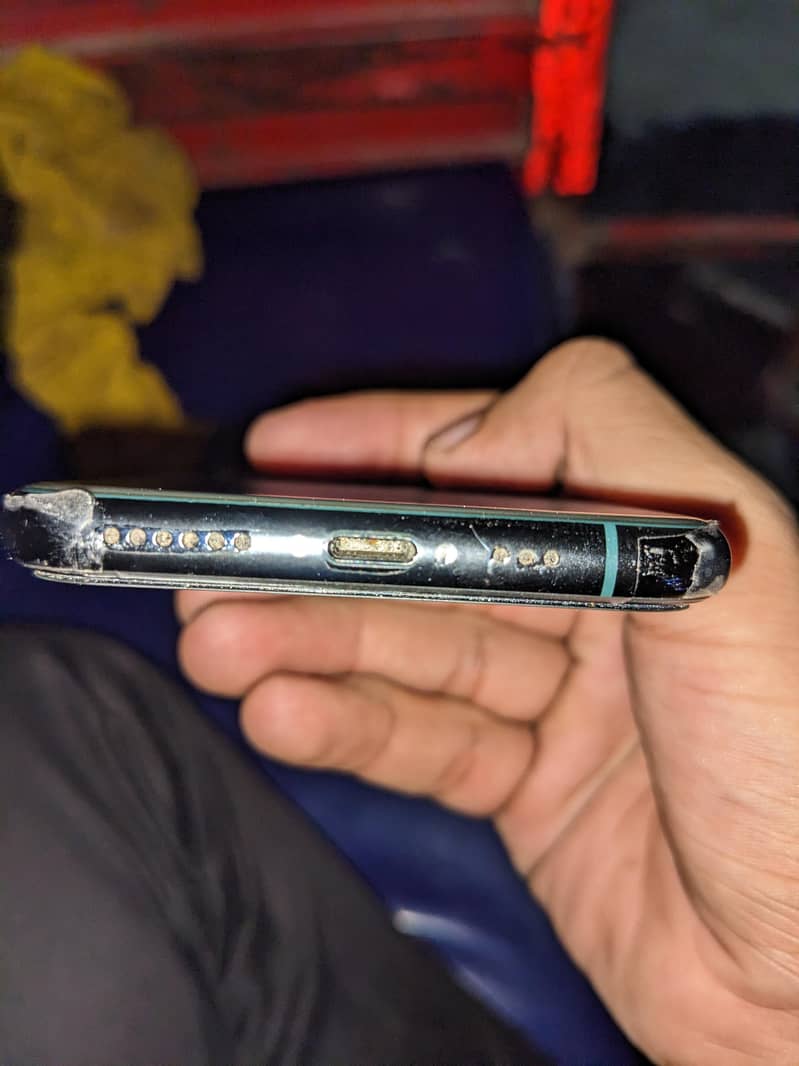 Apple iPhone 11 Pro 3