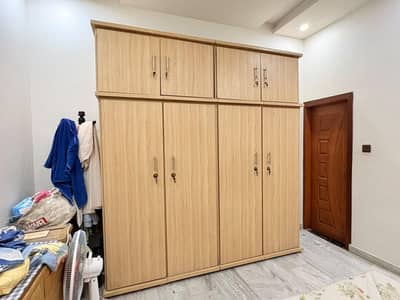 4 dooor wardrobe
