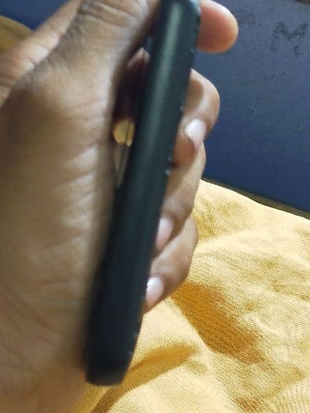 Nokia 105-DS 4