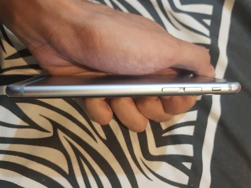Apple iPhone 6S 2