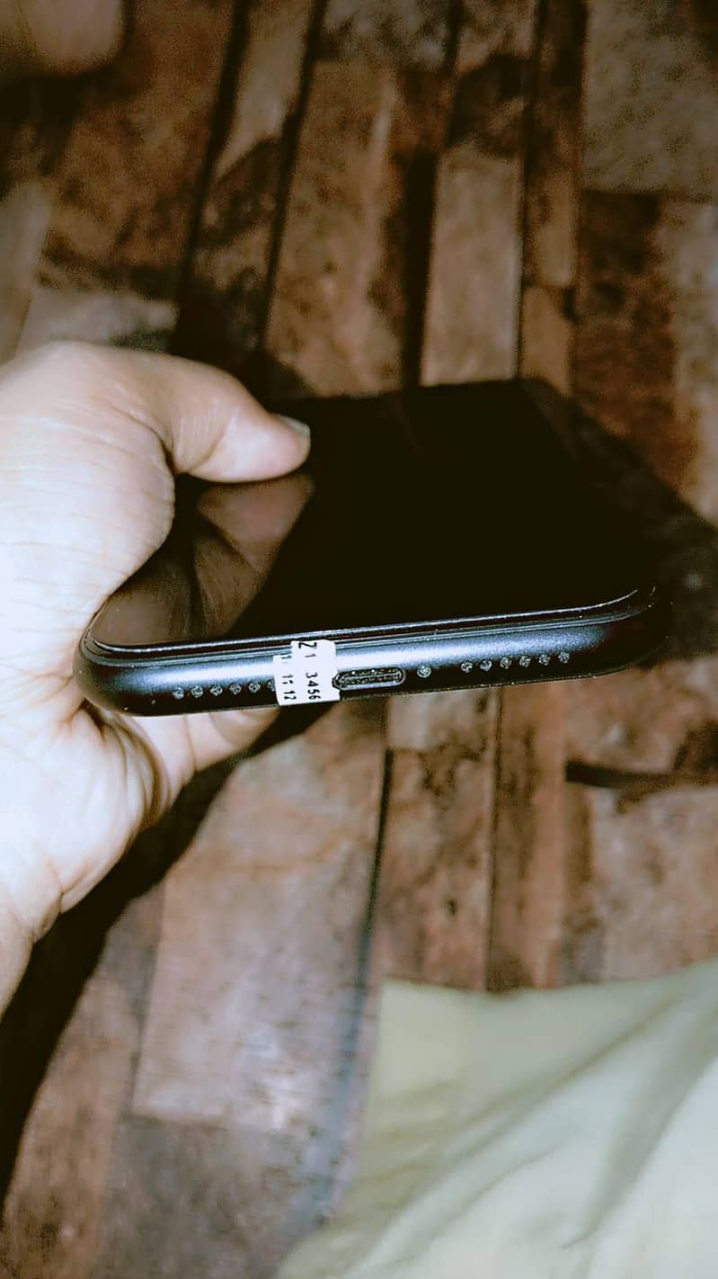 iphone XR 0