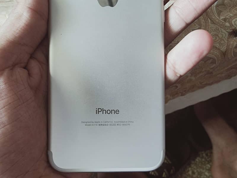 Apple iPhone 7 7