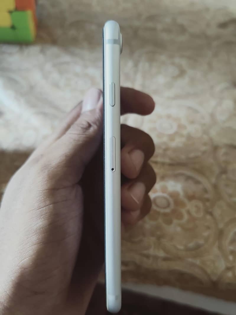 Apple iPhone 7 11