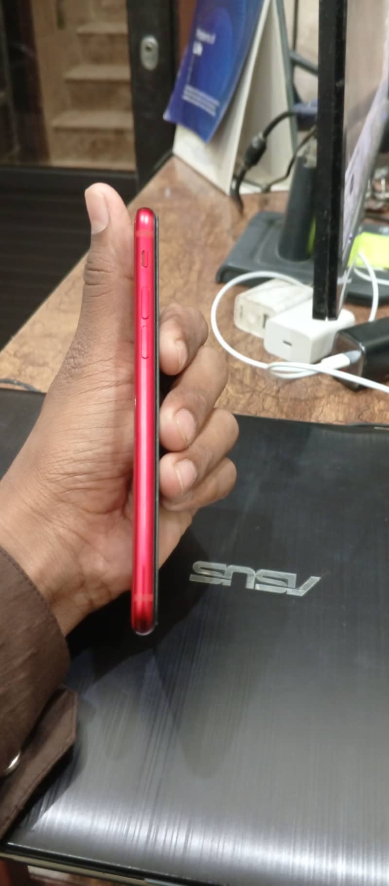 Apple iPhone SE 10