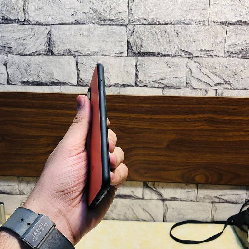Google Pixel 4 Orange 1