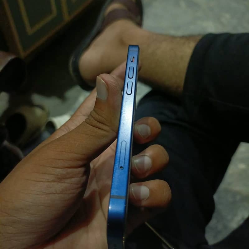 Apple iPhone 12 mini 0