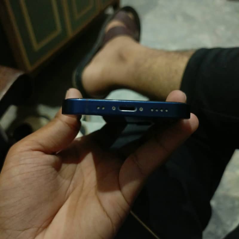 Apple iPhone 12 mini 4