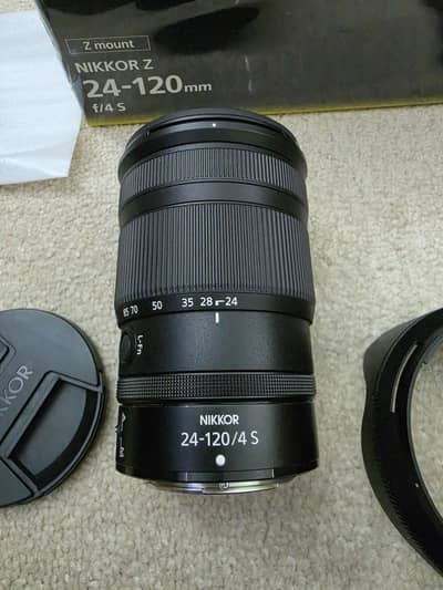Nikon Z 24-120 mm f/4 Lens
