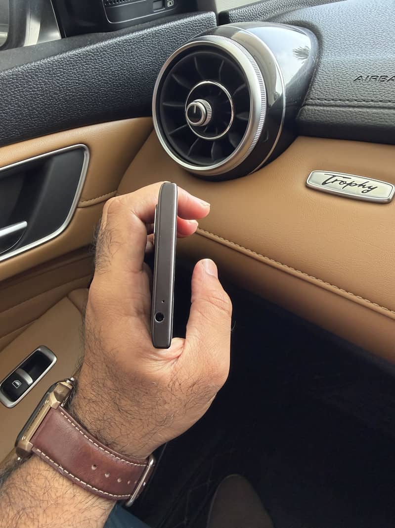 BlackBerry KEY2 5