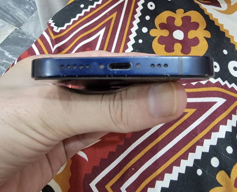 Apple iPhone 12 1