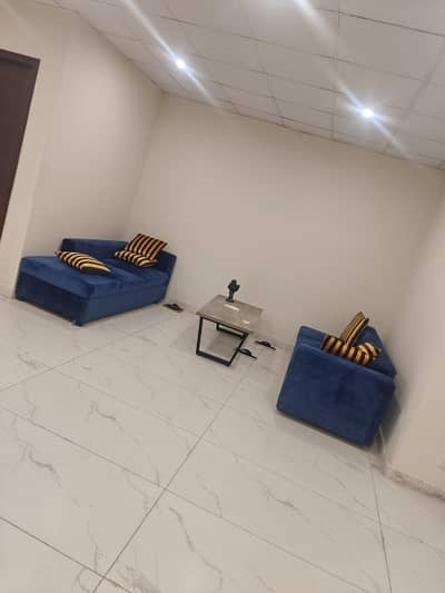 Commercial Flat In Fane Road Sized 670 Marla Is Available
