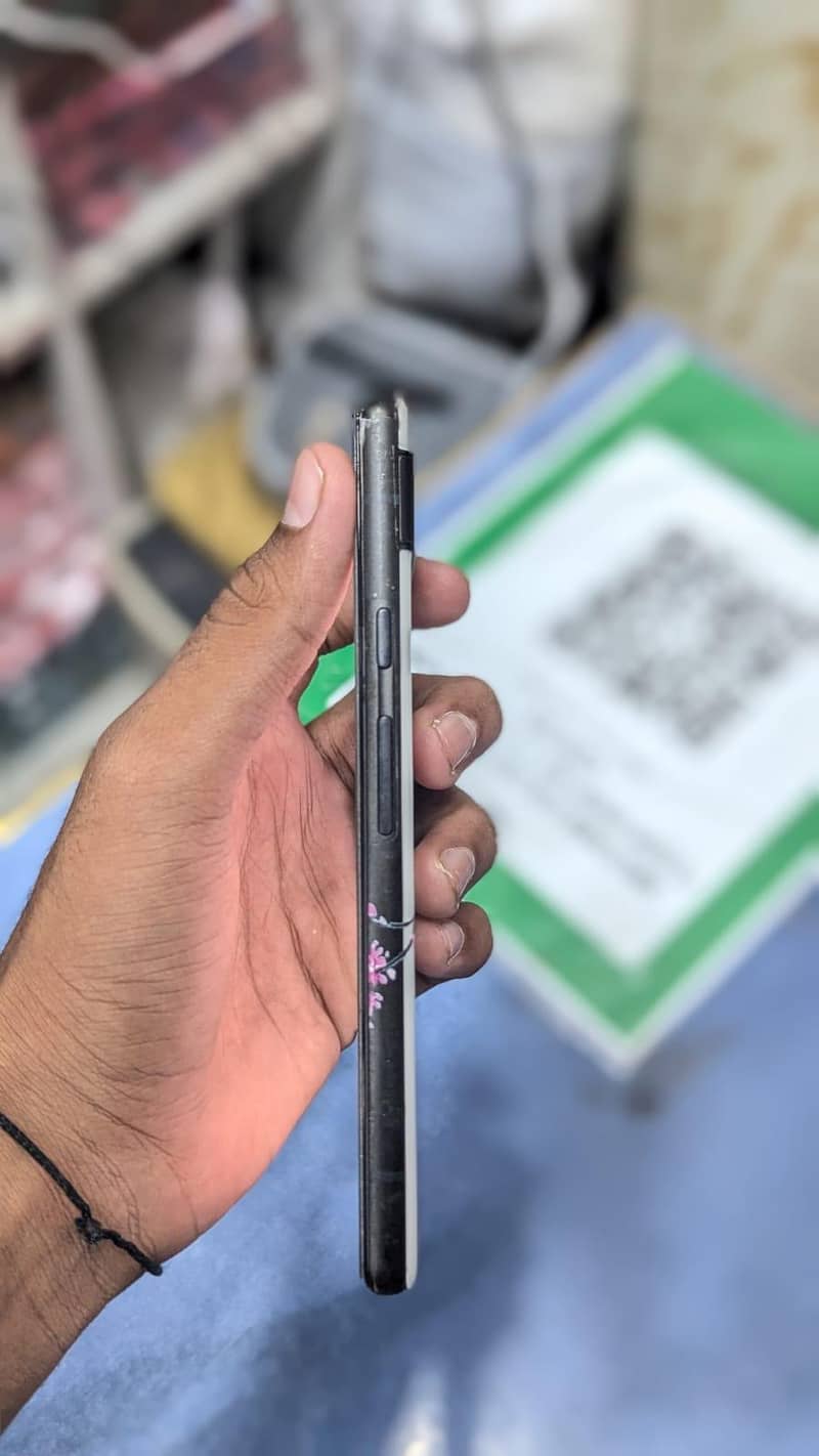 Google Pixel 6a 5