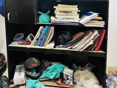 Book Shelf in Good Condution