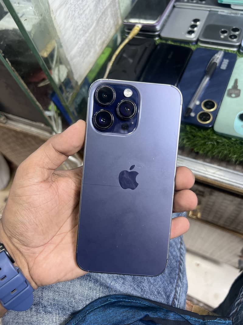 Apple iPhone 14 Pro Max 0