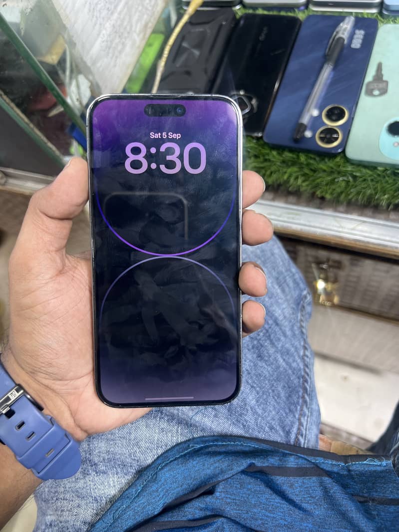 Apple iPhone 14 Pro Max 1