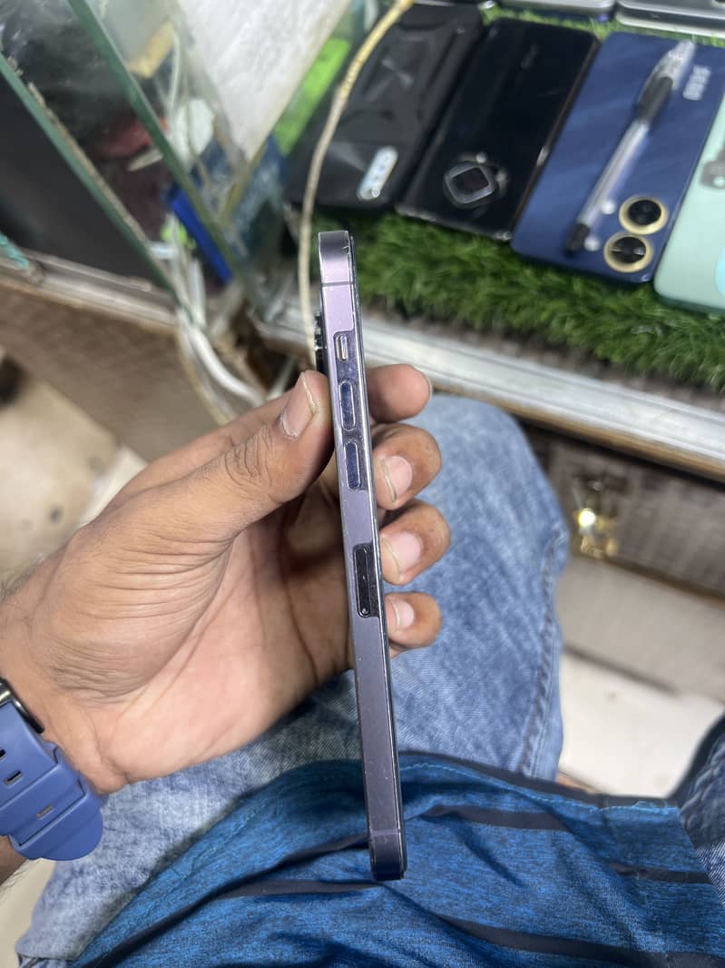Apple iPhone 14 Pro Max 2