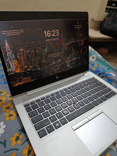 HP ELITE BOOK 830 G5