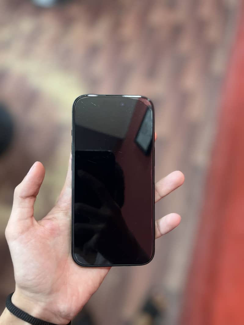Apple iPhone 15 4