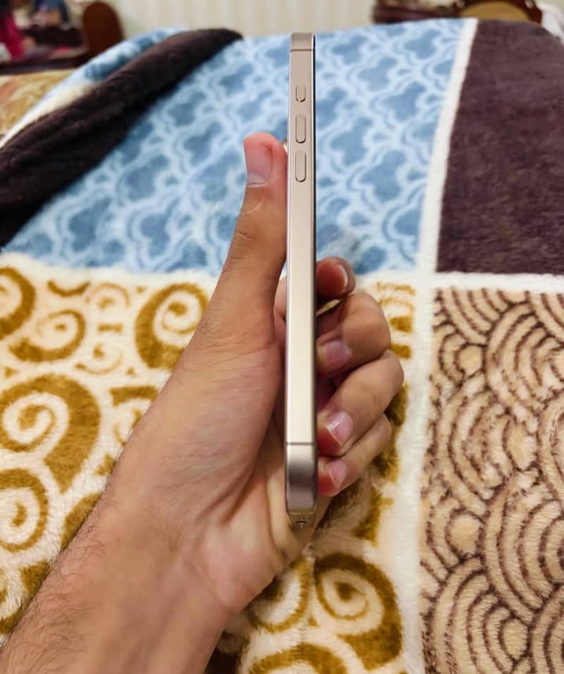 Apple iPhone 16 Pro Max 5