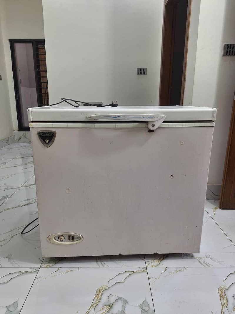 selling waves deep freezer 0