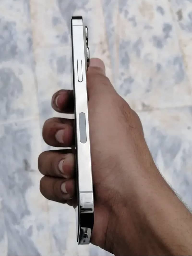 Apple iPhone 13 Pro 0