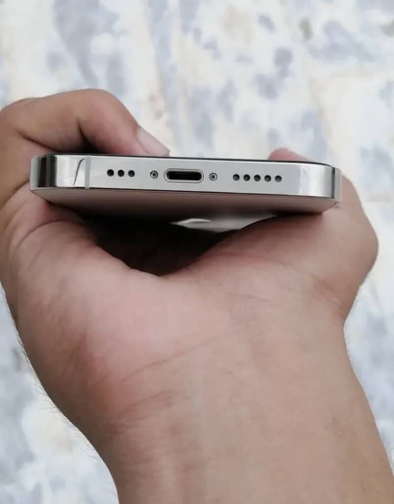 Apple iPhone 13 Pro 3