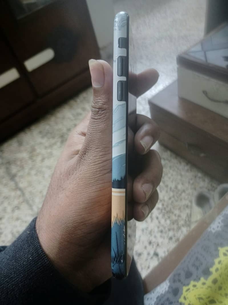 Apple iPhone 11 1