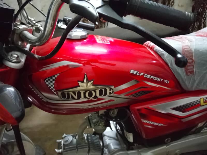unique 12