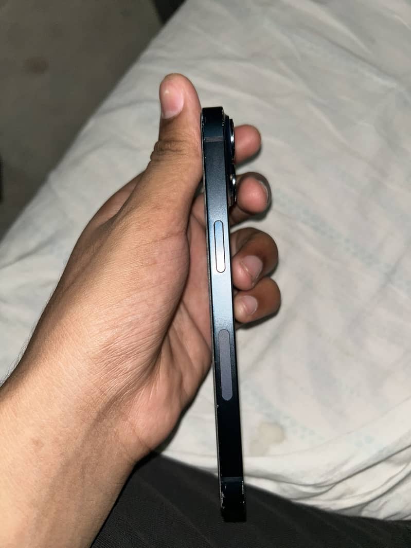 Apple iPhone 14 2