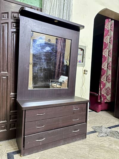 Wooden Dressing Table with Large Mirror & 3 Smooth Channels Drawers