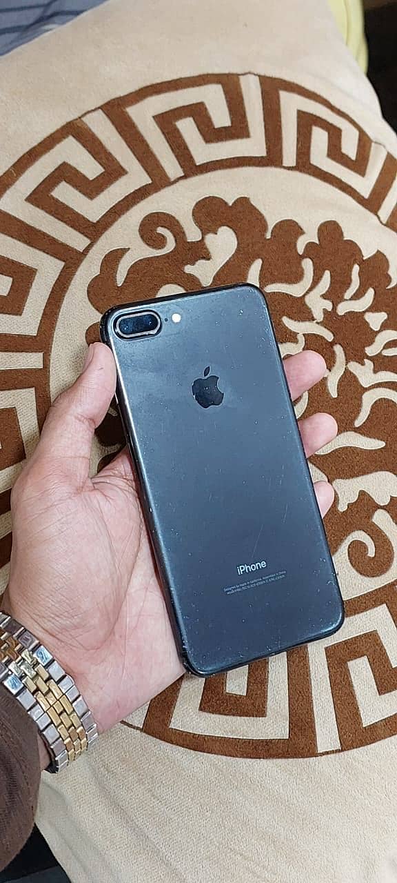 Apple iPhone 7 Plus 1