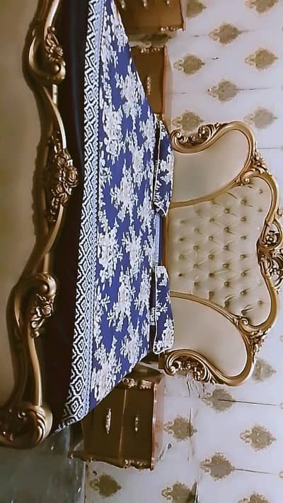 beautiful bed set for  Sale – Excellent Condition”