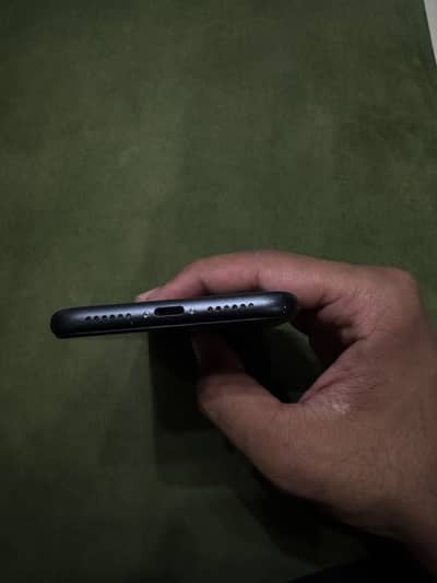 Apple iPhone 11 jv 64 gb negotiable
